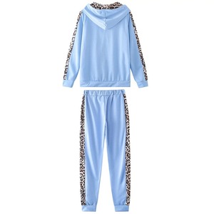 Nouveau survêtement pour femme, coupe classique, style streetwear et sportswear, avec logo personnalisé, imprimé, bandes de couleur unie, tendance mondiale 2026 - Product Image 1