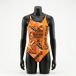 Traje de baño duradero de poliéster y elastano de 195 GSM, con un vibrante patrón naranja, sin mangas, cómodo, con logo personalizado por sublimación, para mujer. - Product Image 1