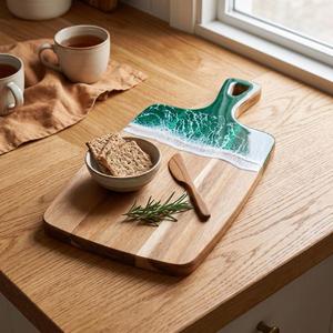 Planche à découper artisanale en bois et résine de qualité supérieure, planche à découper en bois naturel pour la préparation des aliments - Product Image 1
