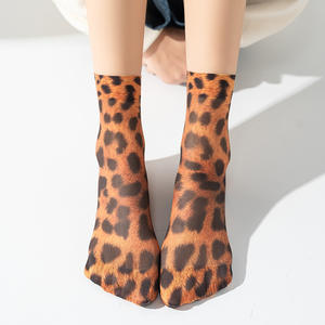 Calcetines Deportivos de Invierno para Mujer, Diseño de Leopardo, Tejidos, para Correr y Senderismo - Product Image 3
