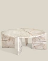 Table basse ovale en marbre avec pieds en colonne, table de salon de luxe pour ameublement de salon.