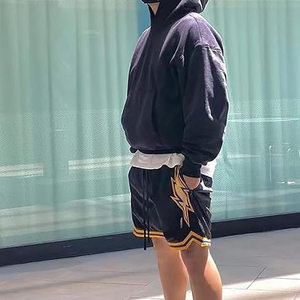 กางเกงขาสั้นตาข่ายคุณภาพดีที่สุดสำหรับผู้ใหญ่ ดีไซน์แบบซับลิเมชั่น สไตล์สตรีทแวร์ เหมาะสำหรับออกกำลังกายที่ยิม พร้อมดีไซน์และขนาดที่กำหนดเองได้ - Product Image 6