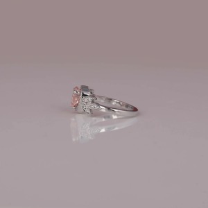 Anillo de compromiso de corte ovalado de oro rosa macizo de diamante creado cultivado en laboratorio para regalo de cumpleaños de fabricante indio - Product Image 2