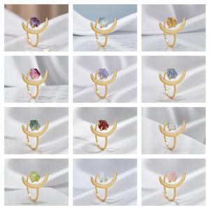 Anillo de Plata de Ley 925 con Rubí en Bruto en Forma de Luna Creciente |   Anillo artesanal con engaste de garras y piedra de nacimiento - Product Image 2