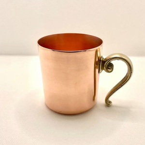 Mug en cuivre traditionnel Moscow Mule avec poignée robuste, articles de bar en gros pour cocktails et bière - Product Image 6