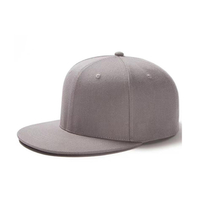 Gorra de béisbol minimalista diseñada para uso diario con un tacto ligero y una forma atemporal que se adapta a cualquier estilo. - Product Image 5