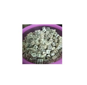 Nuevo Diseño de Dados de Juego Ecológicos Pulidos de Seis Caras con Incrustaciones Blancas para Juegos de Casino para Adultos - Product Image 1