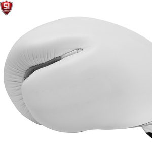 Gants de boxe SUMROOS SI en cuir noir et or avec sangle de poignet réglable, durables, protecteurs, confortables, équipement d'entraînement, design à lacets - Product Image 3