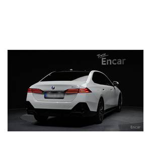 BMW Série 5 520i M Sport 2023, 34 788 km, boîte automatique, conduite à gauche, sièges en cuir, caméra de recul, toit ouvrant panoramique, LED - Product Image 2