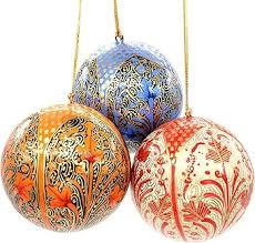 G.M.DEHQANI SONS XM0133 Juego de Adornos Navideños de Papel Maché Hechos a Mano, 3 Adornos Colgantes para Árbol con Diseño Floral Antiguo Pintado a Mano - Product Image 2