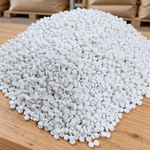 Meilleur prix, produit phare : Granulés de carbonate de calcium (masterbatch) en forme de remplissage, couleur blanc naturel, matière première pour bidons. - Product Image 1