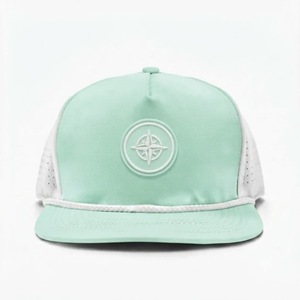 Casquette Snapback à visière plate, style golf/tennis, logo personnalisé en silicone avec corde, trous découpés au laser, non structurée, pour l'extérieur, fermeture réglable - Product Image 1