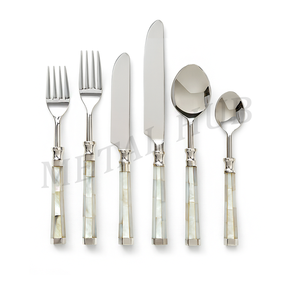 ชุดช้อนส้อมสแตนเลส 6 ชิ้น ด้ามจับเปลือกหอยคาปิซสีขาว ชุดช้อนส้อมมีด ช้อน ชุดอาหารบนโต๊ะอาหาร ชุดครัว - Product Image 1