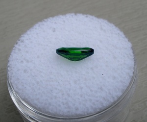 Piedra Preciosa Natural Facetada de Diópsido Verde Cromado de 8x4 mm, Corte Marquesa - Product Image 4