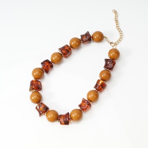 Collier en résine lucite de qualité supérieure, collier indien pour femmes, bijoux faits à la main pour filles en provenance d'Inde - Product Image 5