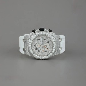 Montre de luxe pour homme avec diamants ronds blancs et or blanc, cadran en moissanite argentée, design de créateur - Product Image 1