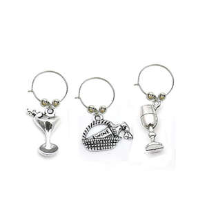 Sistema Moderno de Marcado de Copas para Fiestas con Iconos Navideños Elegantes para Eventos Sofisticados de Degustación de Vinos Navideños - Product Image 3