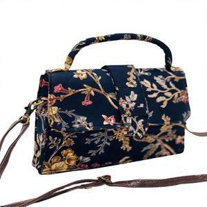 Bolso Bandolera Azul Marino Floral de Algodón, Suave, Resistente, Impermeable y Ligero, Estilo Vintage, Bolso de Hombro para Mujer, Bolso Tipo Sling Boho - Product Image 1