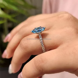 Anillo de Diamantes Azules con Corte Marquesa en Oro Blanco con Diamantes Pavé Laterales, Anillo de Compromiso de Lujo para Mujer, Anillo de Promesa - Product Image 3