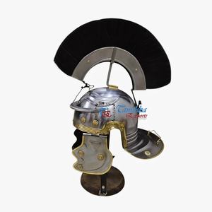 Casco Romano de Centurión Medieval de Metal de Latón Antiguo con Pluma Negra, Diseño para Halloween, Acabado Pulido Galvanizado Hecho a Mano - Product Image 4