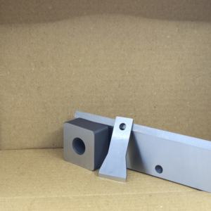 Lames de granulateur en acier au carbone compatibles avec l'équipement de granulation industriel NGR, pièce de découpe de précision robuste - Product Image 2