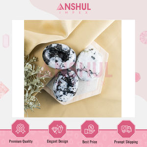 Gamme exclusive de pierres de paume en pierre de lune arc-en-ciel naturelle de 2,5 pouces, cristaux de guérison de 1 kg pour l'équilibre émotionnel et la croissance spirituelle - Product Image 6