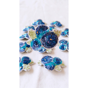 Aplique de Lentejuelas Azules de Lujo con Bordado de Bayas y Cuentas para Decoración de Prendas, Vestidos, Bolsos, Sombreros y Accesorios - Product Image 1