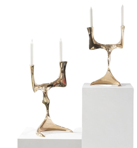 Candelabro Escultural de Latón Hecho a Mano, de Dos Brazos, para Velas Cónicas, Decoración del Hogar, Centro de Mesa, Lujoso, Ecológico, Resistente al Calor - Product Image 1