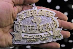 Pendentif personnalisé en moissanite VVS, initiales ou nom, style Iced Out, bicolore, bijoux hip-hop Bust Down, en argent 925 - Product Image 3