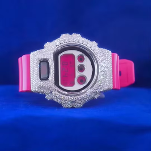 Reloj digital moderno de estilo hip hop con bisel plateado brillante, correa rosa y piedras brillantes para un accesorio de moda audaz y moderno. - Product Image 3
