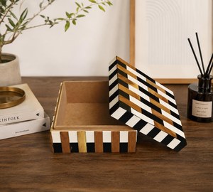 Caja de Almacenamiento de Joyas de Resina con Incrustaciones de Madera, Hecha a Mano, Brillante, Organizador de Oficina, Cofre del Tesoro, Hermética, Multifuncional, Elegante para el Hogar - Product Image 4