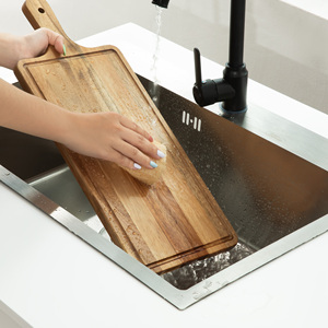 Planche en bois rustique avec poignée, planche à servir et à découper naturelle avec poignée pour la cuisine, la présentation en restaurant - Product Image 6