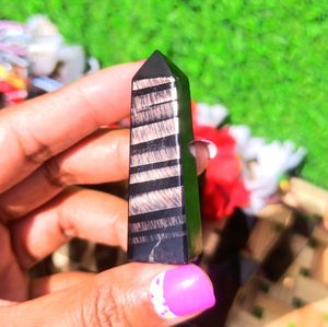 Obelisco de Jaspe Hipersteno Rayado Natural Tallado Plano Pulido a Mano Torre de Piedra Preciosa Oscura para Meditación Reiki y Conexión a Tierra - Product Image 3