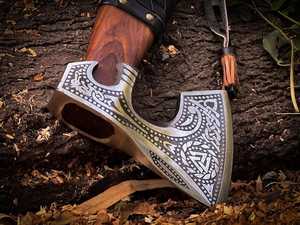 Hacha Vikinga Forjada a Mano BA Enterprises, Acero con Alto Contenido de Carbono, Mango de Madera, para Campismo, Caza, Supervivencia, 1 Año de Garantía - Product Image 6