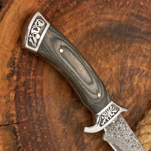 Couteau de camping d'extérieur, lame en acier Damas, manche en bois, étui en cuir, couteau personnalisé OEM - Product Image 2