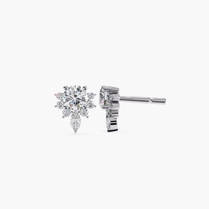 Pendientes de Oro Sólido de 14K con Diamantes Cultivados en Laboratorio, Diseño Floral de Copo de Nieve, 16 Piedras, 0.65CT de Peso Total, Minimalistas, para Regalo - Product Image 5