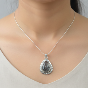Pendentif goutte d'eau en quartz rutilé noir naturel, argent sterling 925, serti à la main, design unique, cadeau de bijoux pour femme - Product Image 2