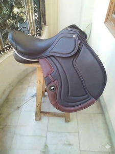 Silla de Montar Inglesa de Cuero Genuino Premium para Doma y Salto, con Logotipo Personalizado, Tamaños Variados, Superventas - Product Image 3