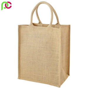 Vente en gros de sacs en jute personnalisés avec logo imprimé Offre Spéciale fourre-tout d'épicerie réutilisable avec poignée en bois style toile de jute - Product Image 2