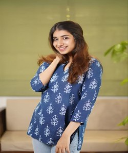READY TO SHIP NEW ARRIVAL SILK DIGITAL PRINTED PARTY SHORT <b>KURTI</b> WHOLESALE PRICE ETHNIC MODERN DESIGN WHOLESALER 74852 - Product Image 1