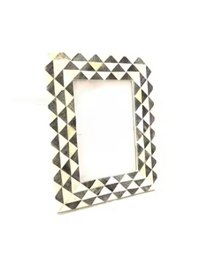 Cadre photo en incrustation d'os vintage Design artistique et unique par Crescent Crafts - Product Image 3