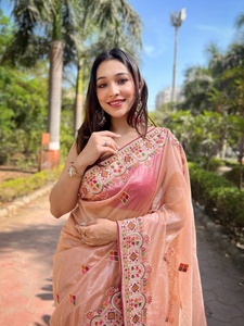 Blouse de sari indienne traditionnelle en tissu sergé doux non cousu, brodée, ethnique, moderne, de haute qualité pour femme - Product Image 5