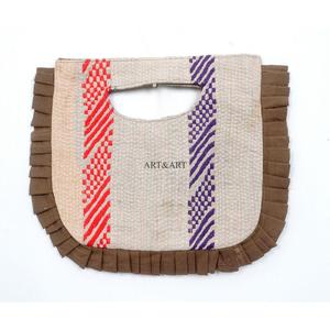 Offres incroyables sur des sacs de luxe pour femmes, sac messager en coton kantha fait main avec fermeture magnétique, fabriqué au Rajasthan. - Product Image 6