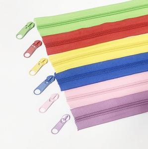 Échantillon gratuit directement de l'usine 5 #   Fermeture éclair en nylon personnalisée multicolore 20 cm à extrémité ouverte pour manteaux, vêtements et sacs - Product Image 3