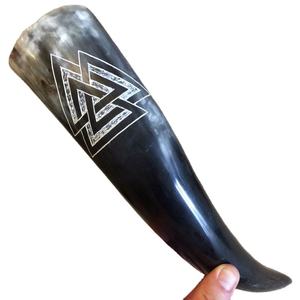 Corne à boire viking authentique pour bière, hydromel, bière médiévale, inspirée du Moyen Âge, écologique, sculptée, sans danger pour les aliments, fabriquée à la main - Product Image 1