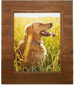 Cadre photo en bois artisanal, élégamment conçu pour une décoration rustique, avec surfaces polies et style intemporel. - Product Image 1