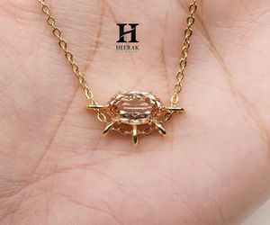 Collier personnalisé en argent sterling 925 avec pendentif ovale horizontal en pierre, couronne unique et diamant de laboratoire couleur champagne, vente en gros - Product Image 6