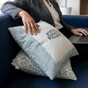 Ensemble de 5 housses de coussin en coton imprimées à la main – Housses de coussin décoratives indiennes faites à la main pour canapé, salon et décoration intérieure - Product Image 2