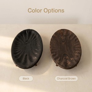 Plateau décoratif en bois fait main, irrégulier et personnalisable, design moderne avec pieds en laiton, lot multi-pièces pour les fêtes - Product Image 6