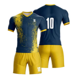 En gros, ensembles d'uniformes de football pour hommes en polyester, vierges et personnalisables avec logo - Product Image 1